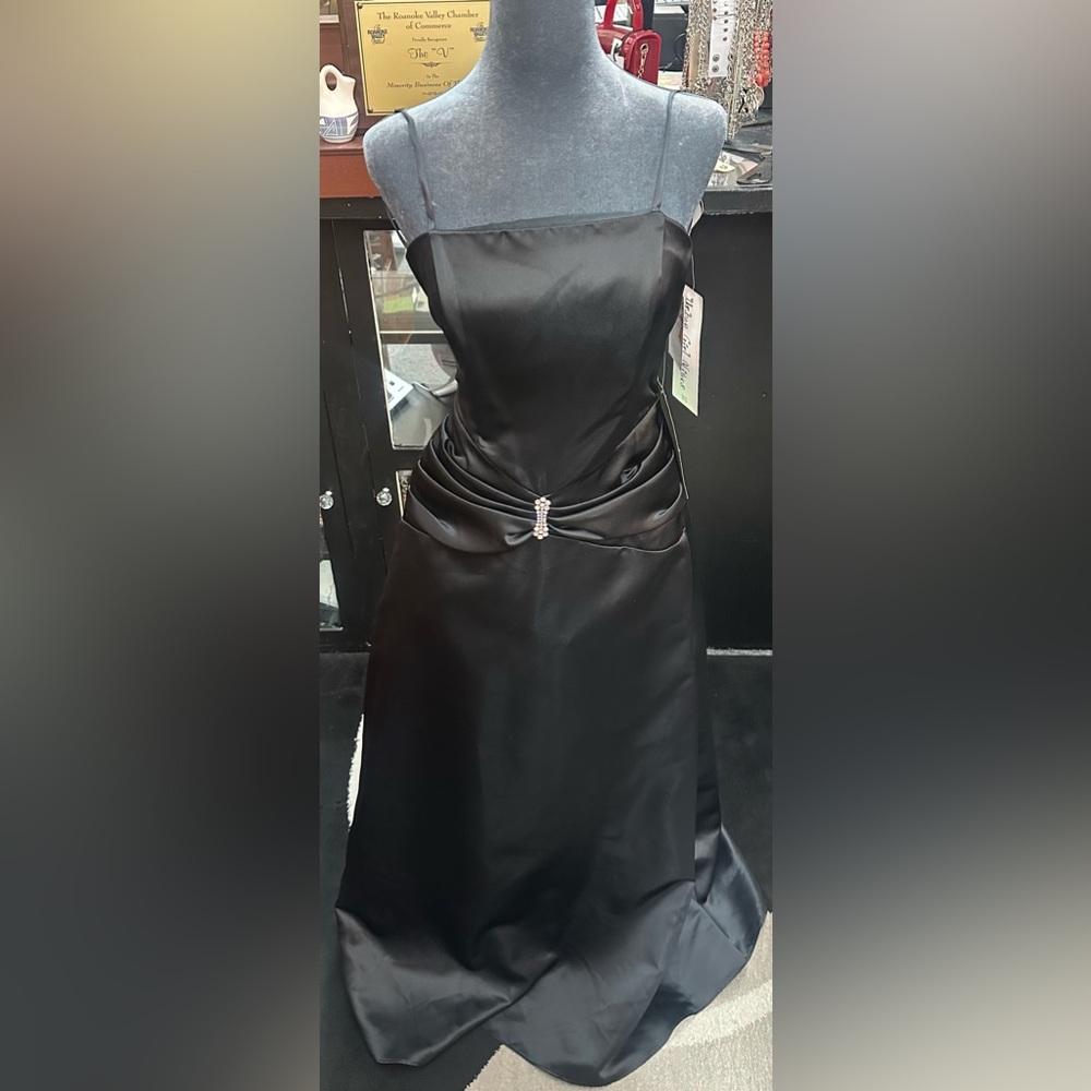 Urban Girl Nites blk sz 9 long formal dress